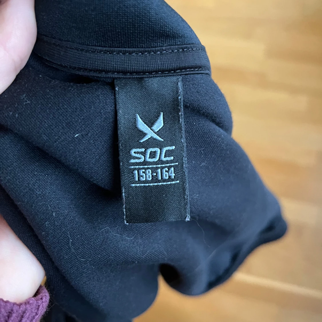 Svart tröja med tränings material  - 2