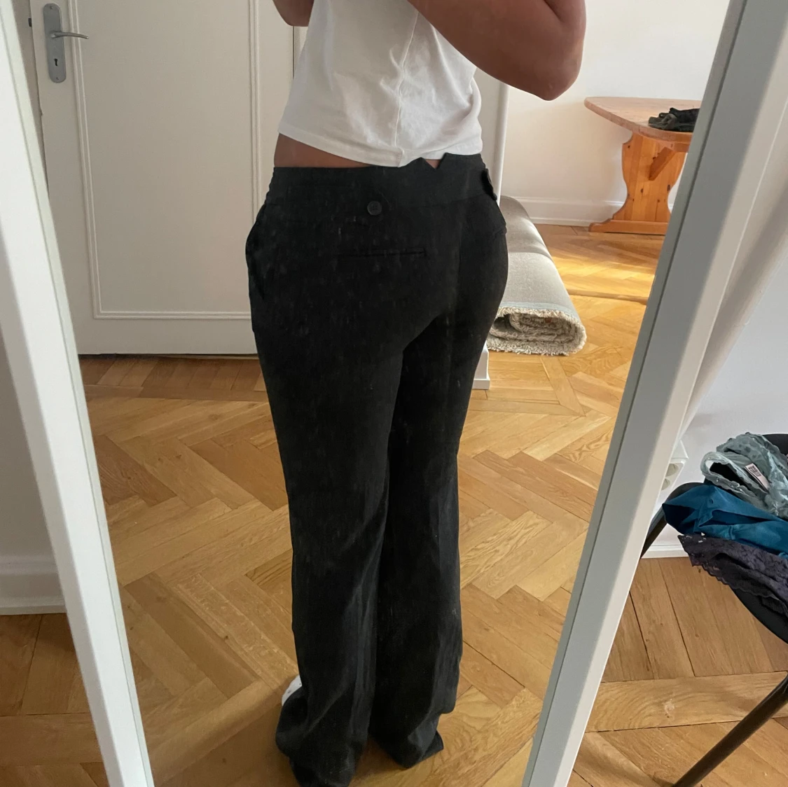 Gråa kostymbyxor  - 1