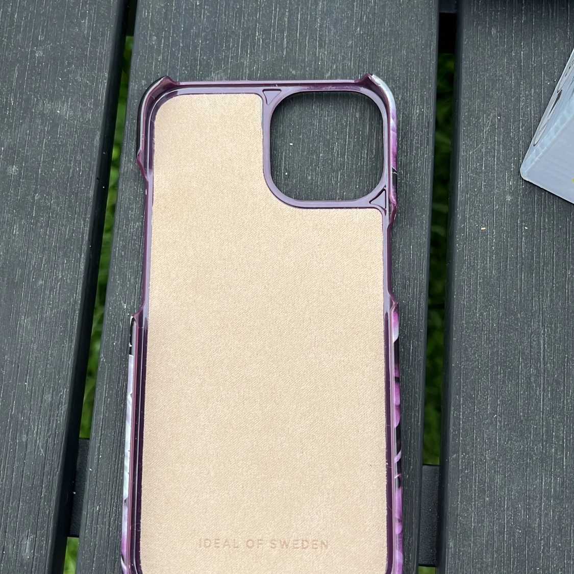 Blommigt mobilskal från iDeal of Sweden - 2