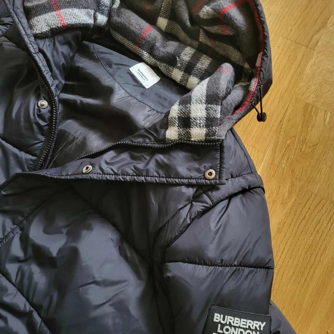 Svart pufferjacka från Burberry London - 1