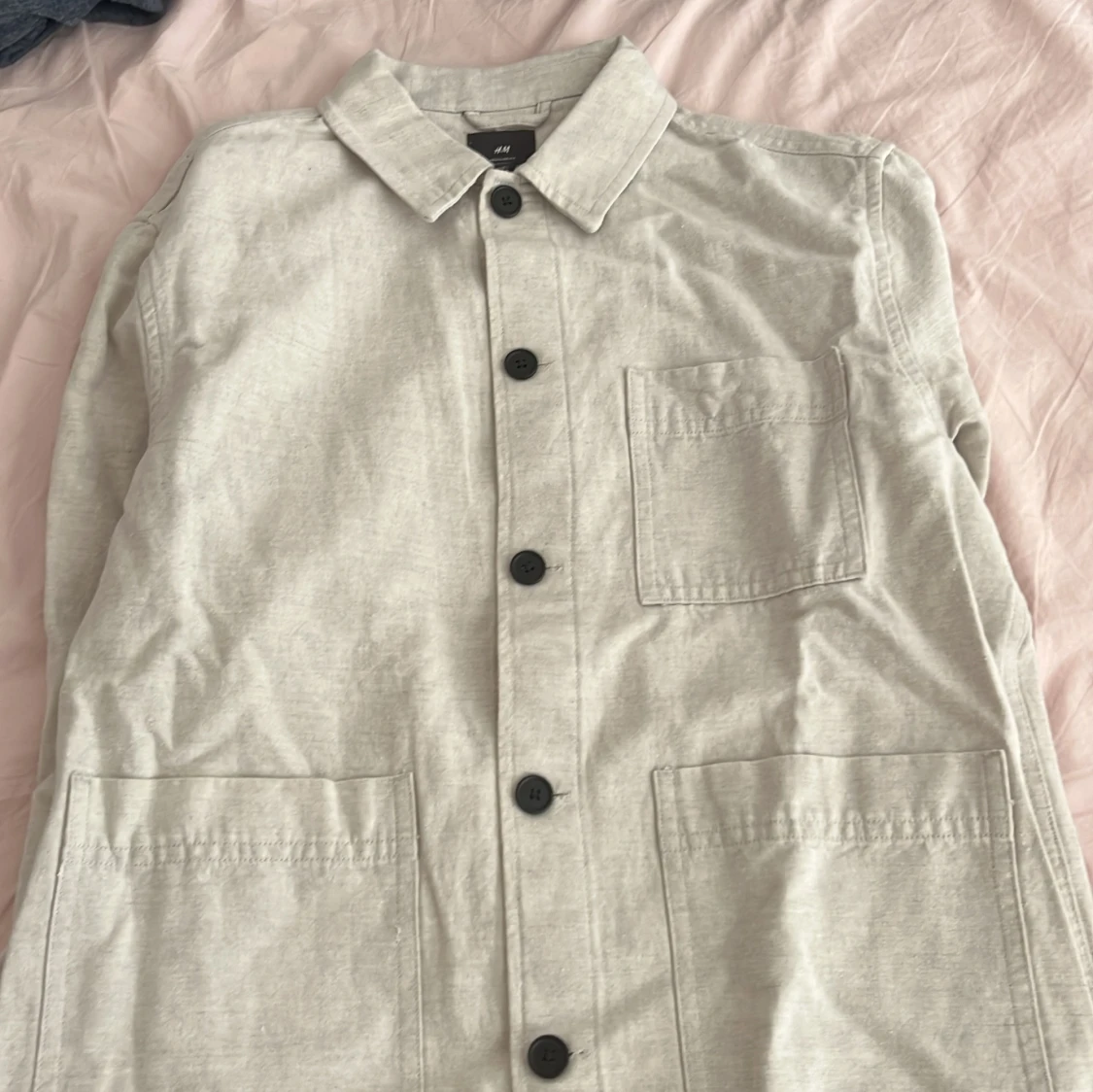 Ljusgrå overshirt från H&M - 1
