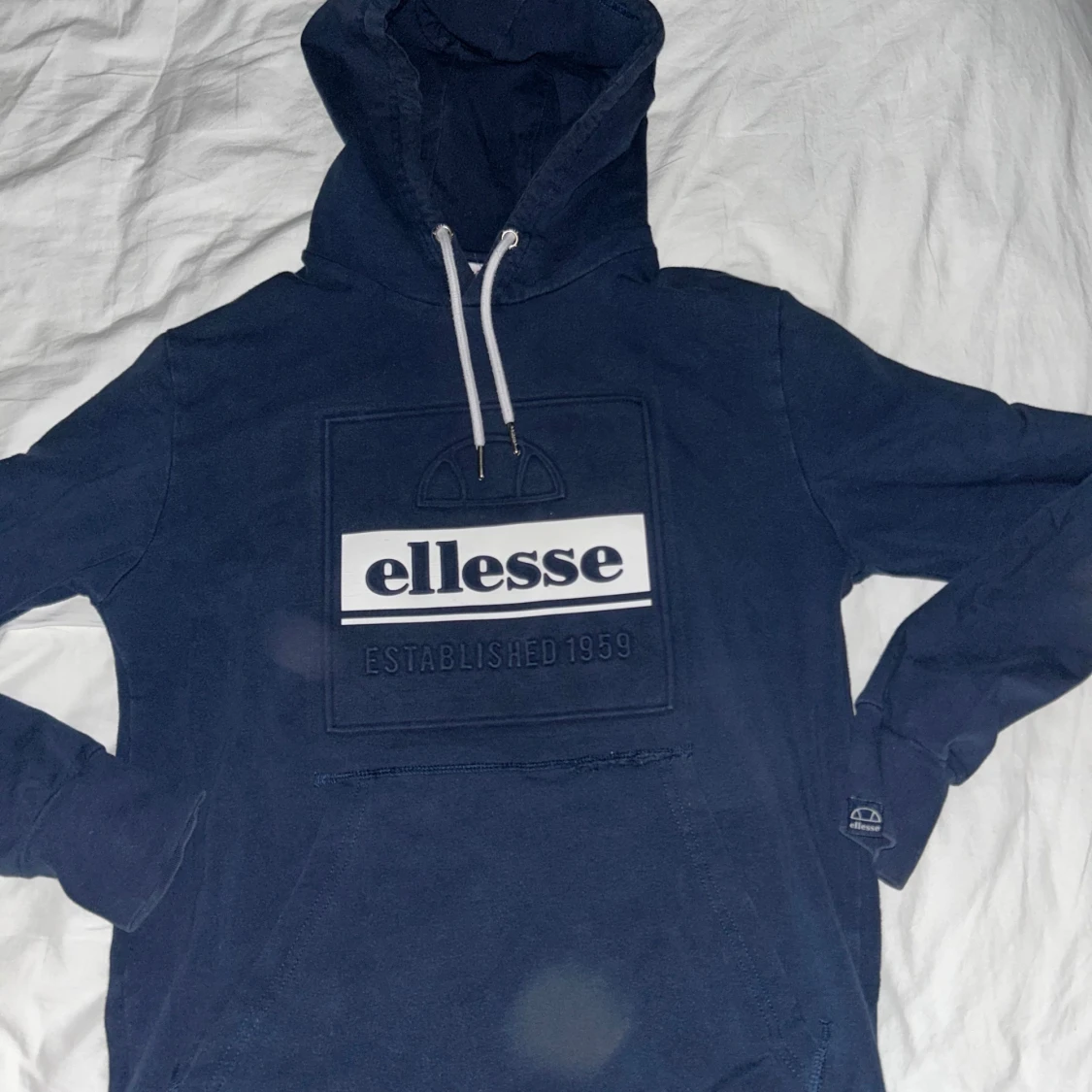 Mörkblå Ellesse hoodie med logga - 2