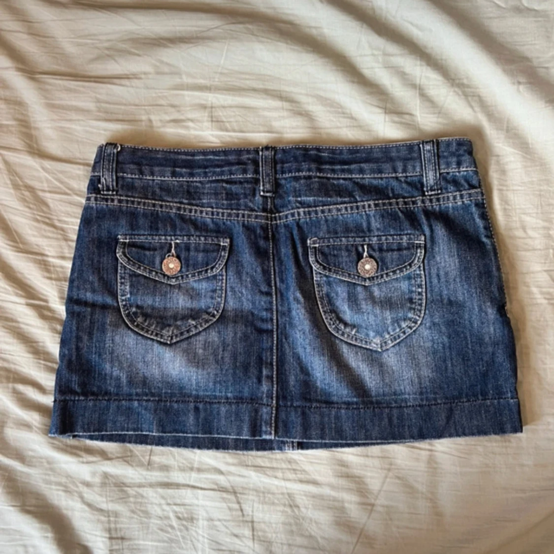 Supersöt blå jeanskjol från True2U!! - 2