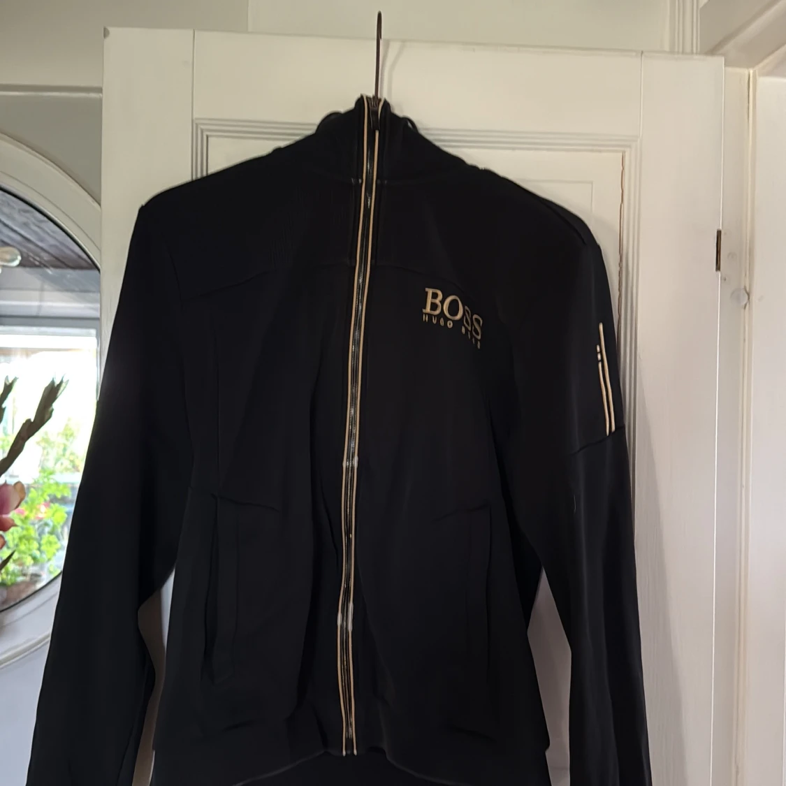 Svart vindjacka från Hugo Boss