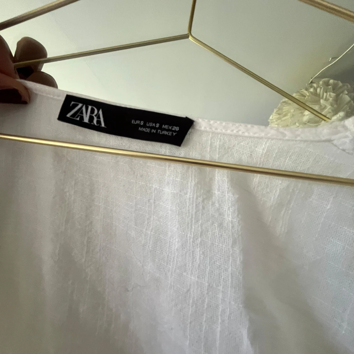 Vit volangblus i linne från Zara - 2