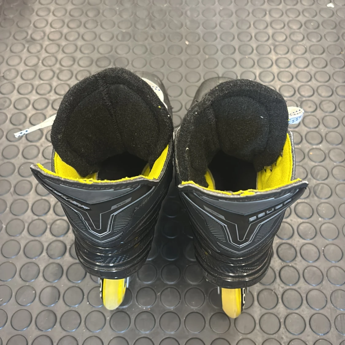 Bauer inlines i svart och gul - 1