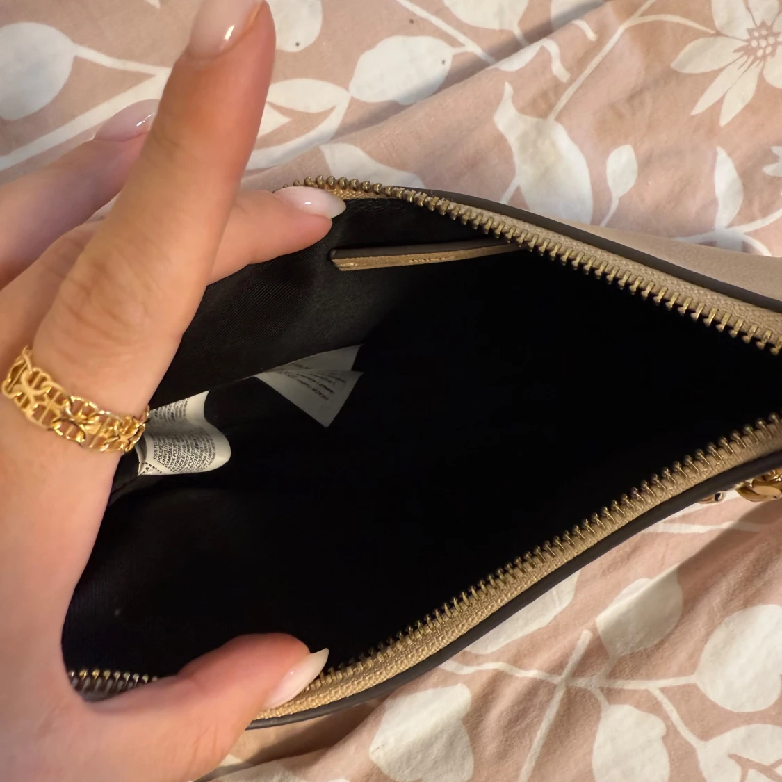 Beige axelväska från mango - 2