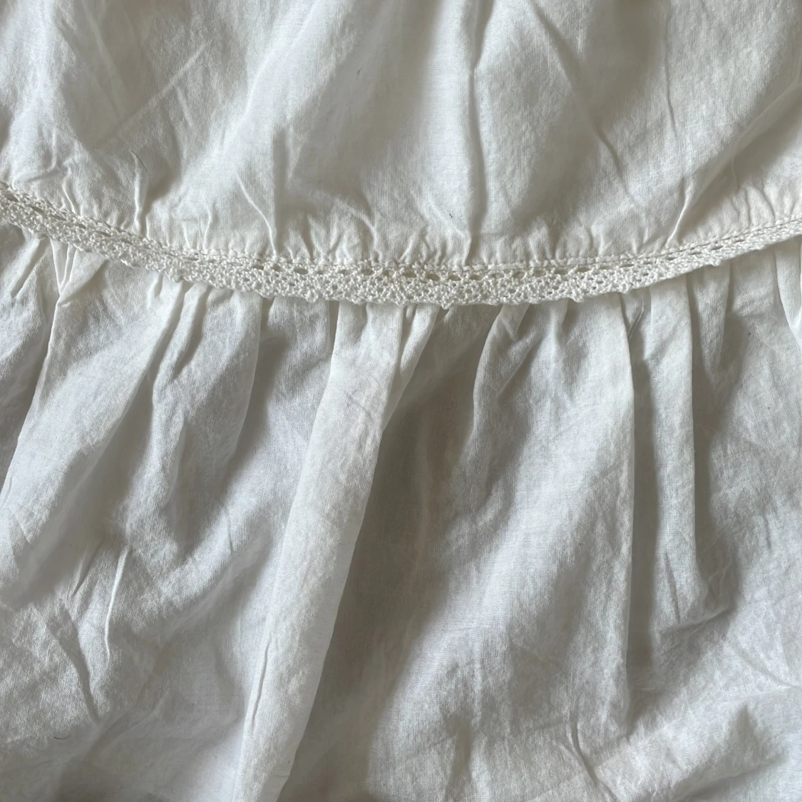 Vit volangkjol från H&M  - 2