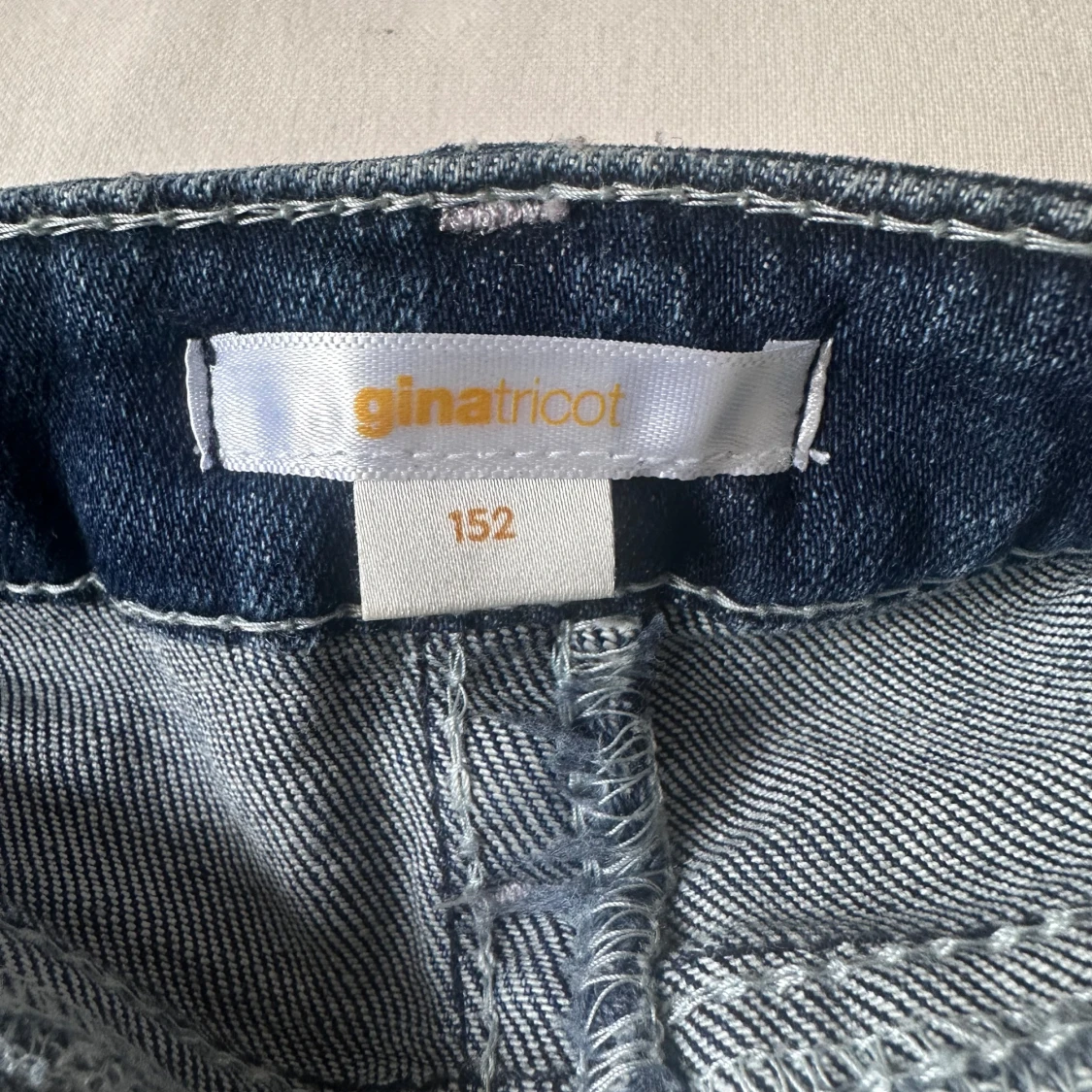 Blå bootcut jeans från Gina Tricot (ordinarie pris 430kr) - 3