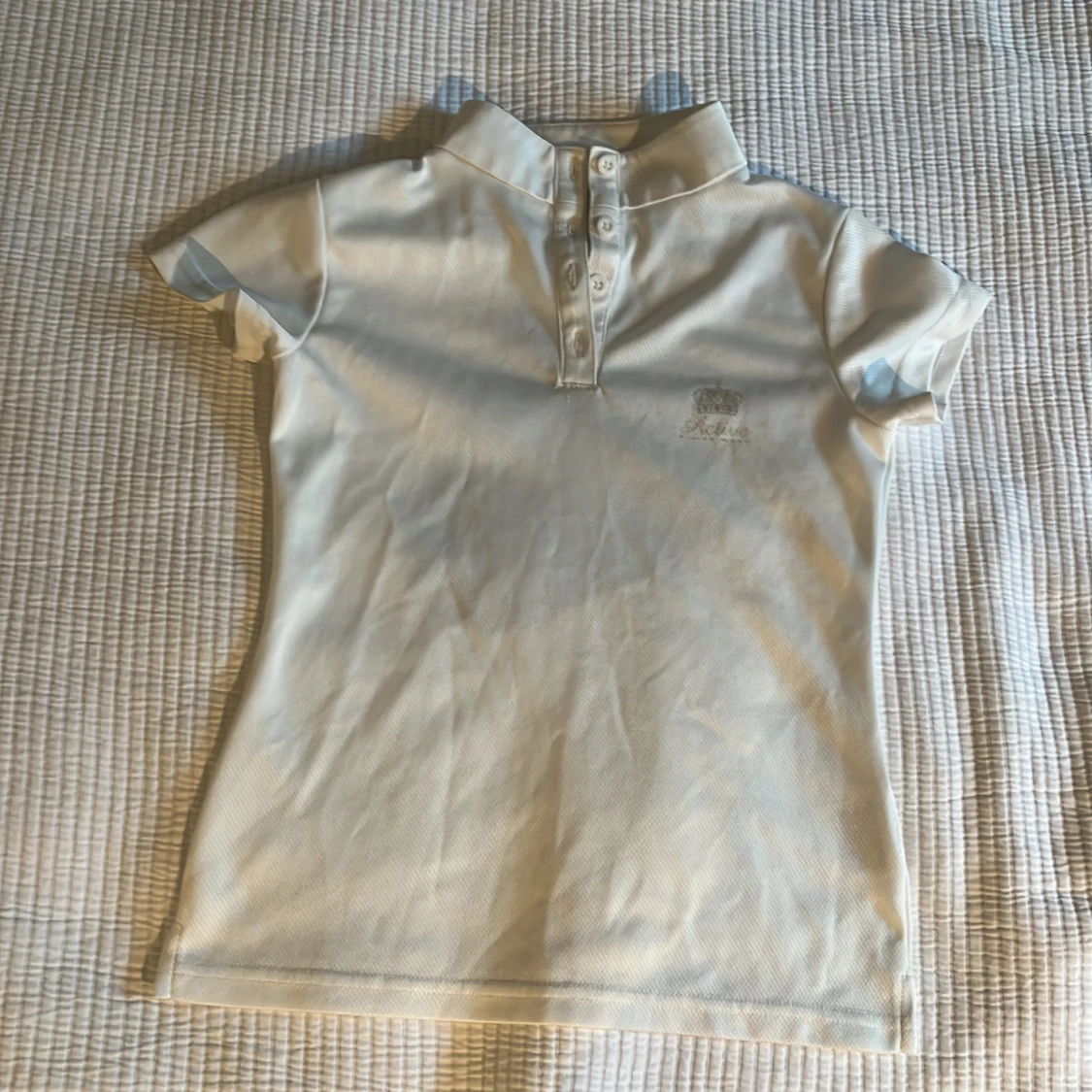 En fin vit beige rid tröja 