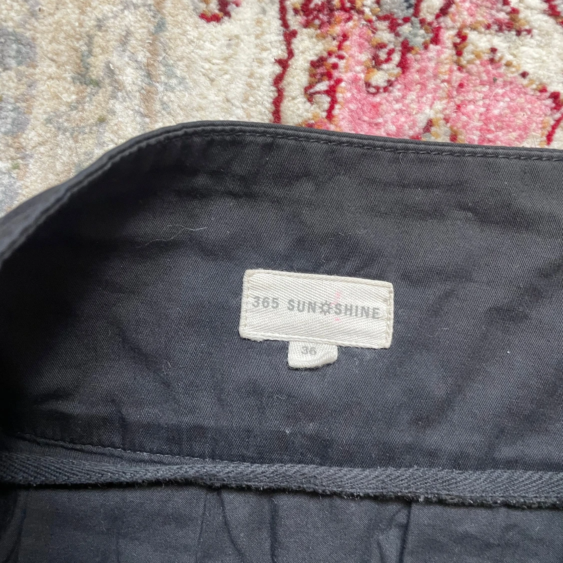 Kjol med knappdetaljer - 2