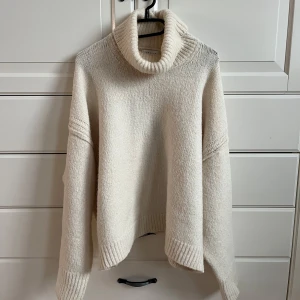 Stickad tröja - Superskön stickad tröja från topshop. Jättebra skick. Storlek s🩷