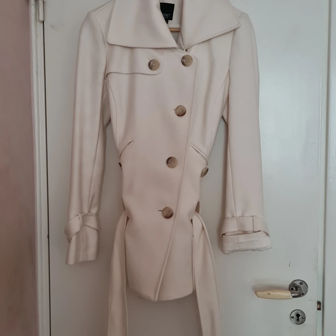 Beige trenchcoat från Esprit - 1