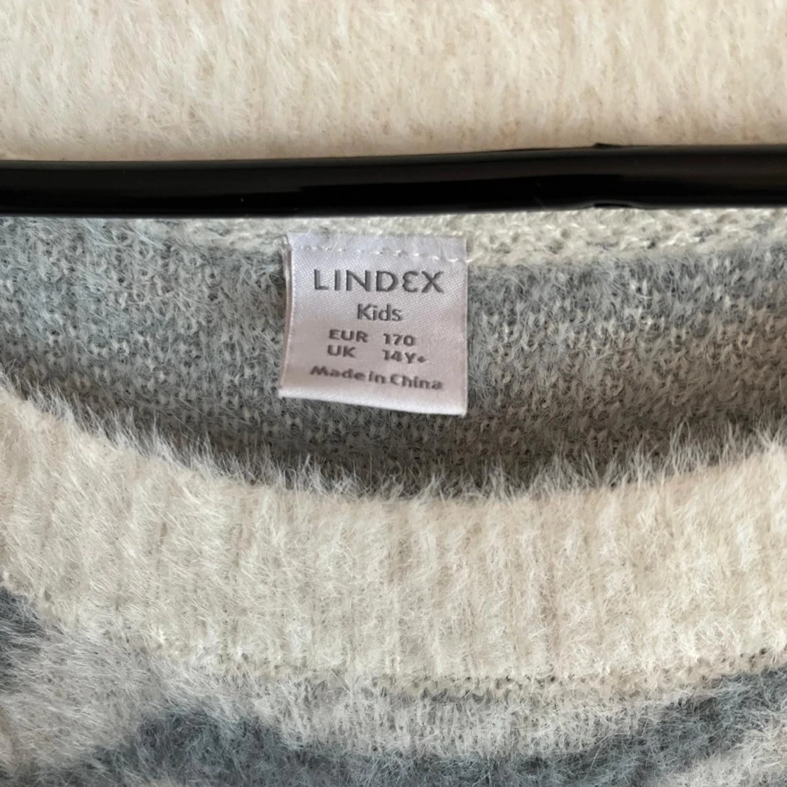Zebramönstrad fluffig tröja från Lindex - 1