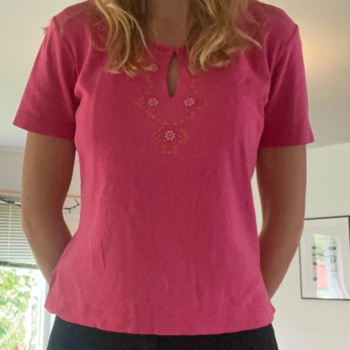 Rosa topp med broderi från KappAhl