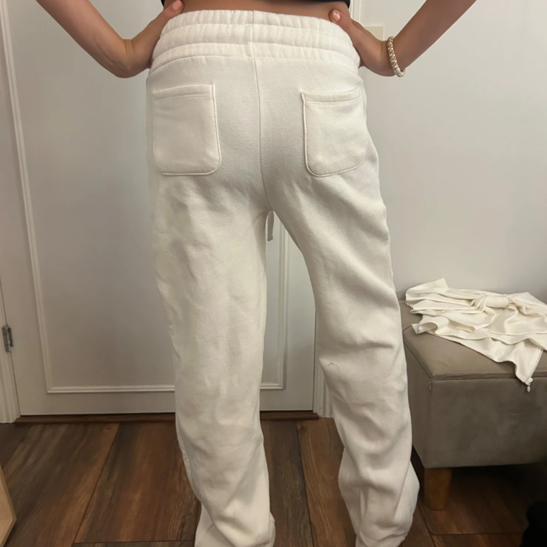 Vita mjukisbyxor med snörning - 2