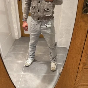 Replay jeans  - Ett par snygga jeans från Replay i storlek W31 L32 i modellen Anbbas 