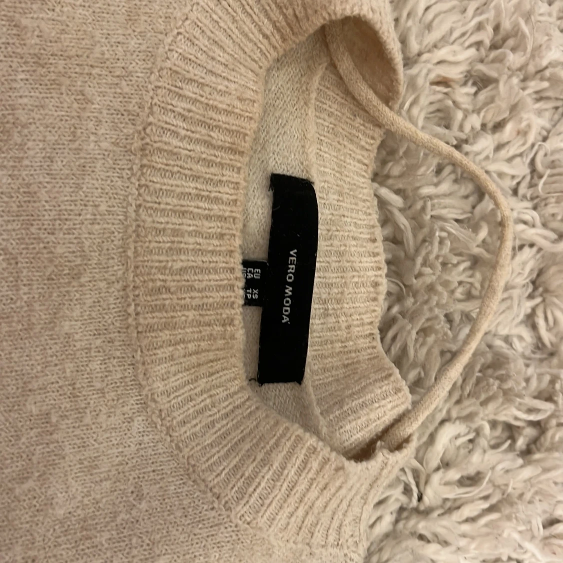 Beige stickad tröja från Vero Moda - 2