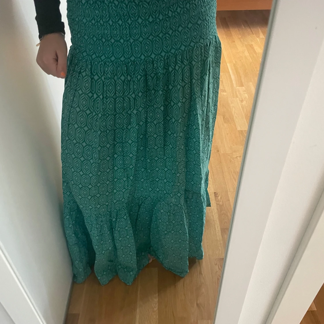 Grön långkjol med mönster - 1