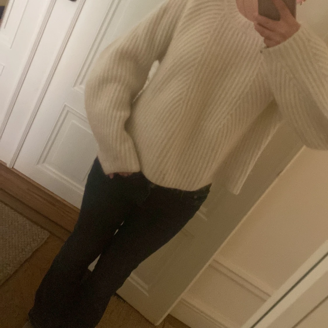 Vit  stickad tröja med breda ärmar🥰