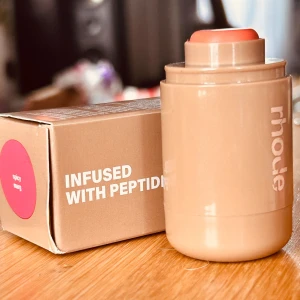Rhode pocket blush "Spicy Marg"! - Rhode pocket blush "Spicy Marg". 5,3 g. Ny med kartong. Oanvänd. 