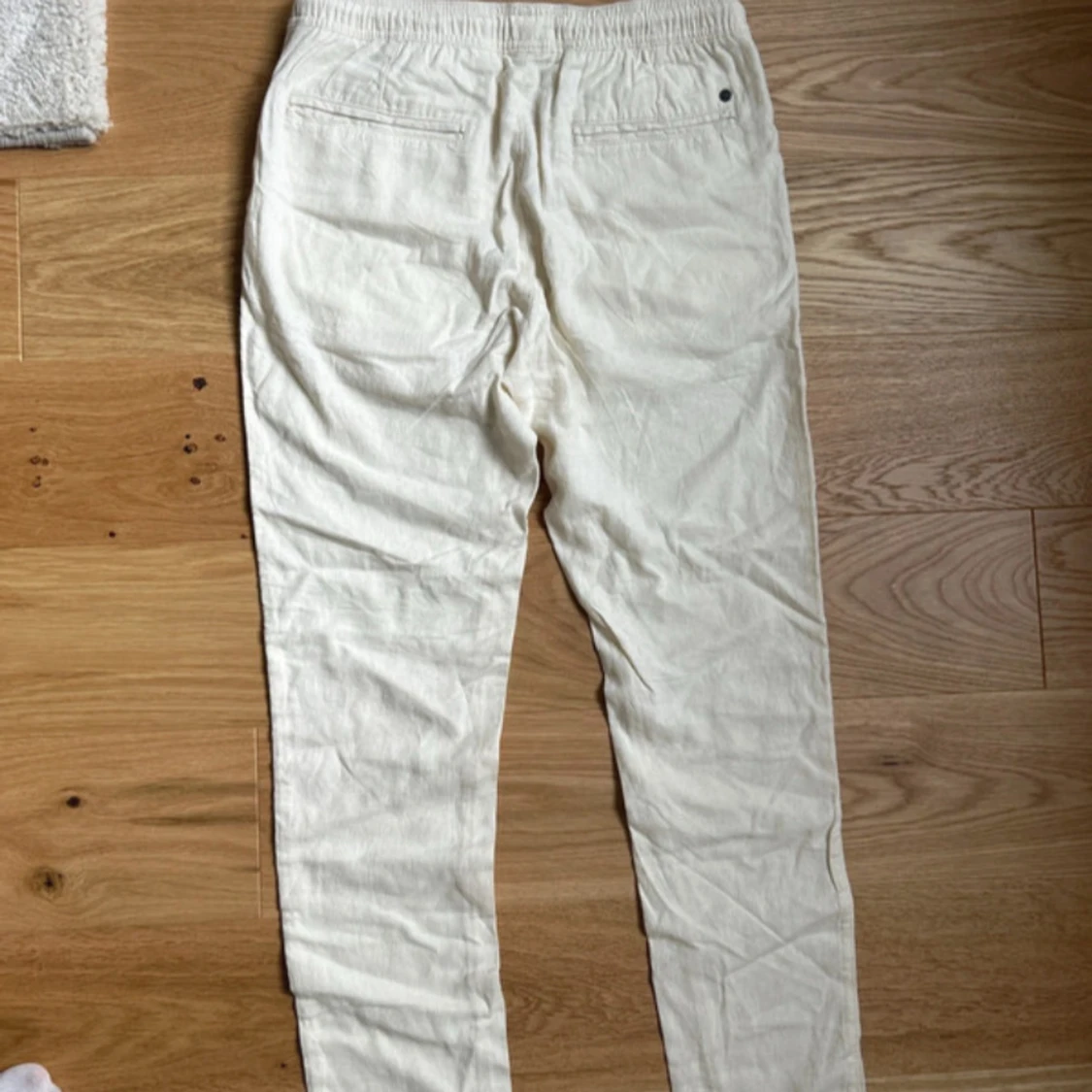 Vita linnebyxor från Solid med snörning - 1