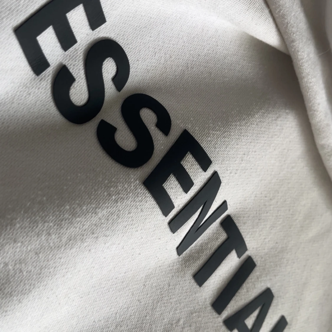 Vit Essentials hoodie från Fear of God - 1