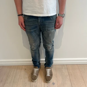 Jack & Jones jeans  - Jack & Jones jeans | Skick - 9/10 | Size - 30/34 |  Fraktar via postnord eller instabox på köparens bekostnad | Hör av dig vid minsta fråga eller fundering // RDL
