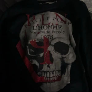 philip plein tröja - philip plein tröja med rhinestones knappt använd i nytt skick