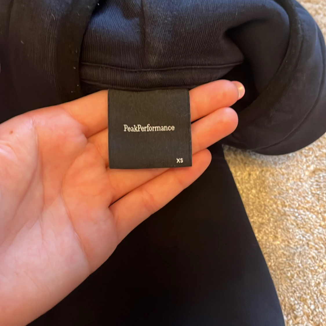 Mörkblå hoodie Peak Performance XS - 2