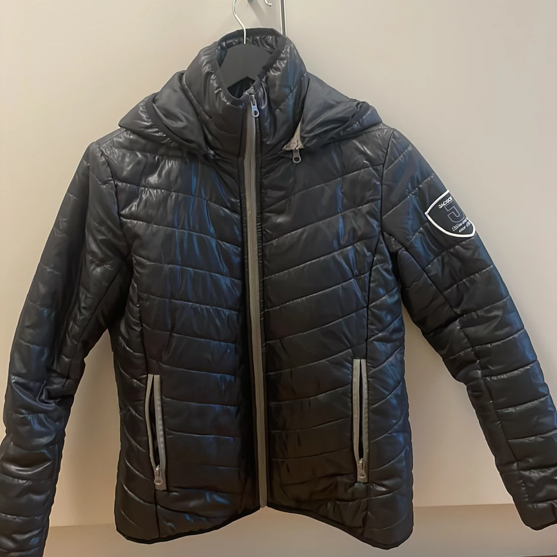 Svart dun rid/stall jacka Jacson