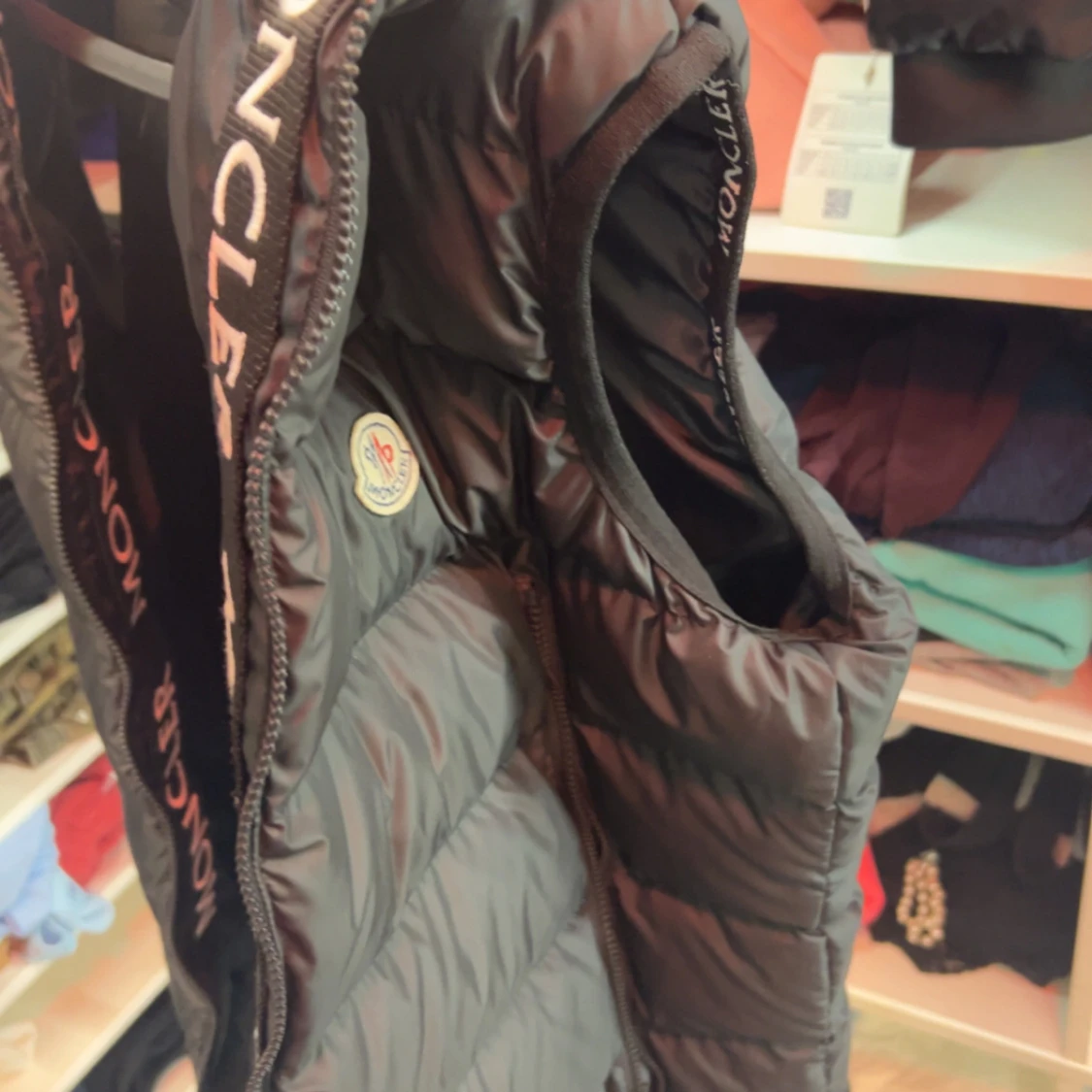 Svart dunväst från Moncler - 1