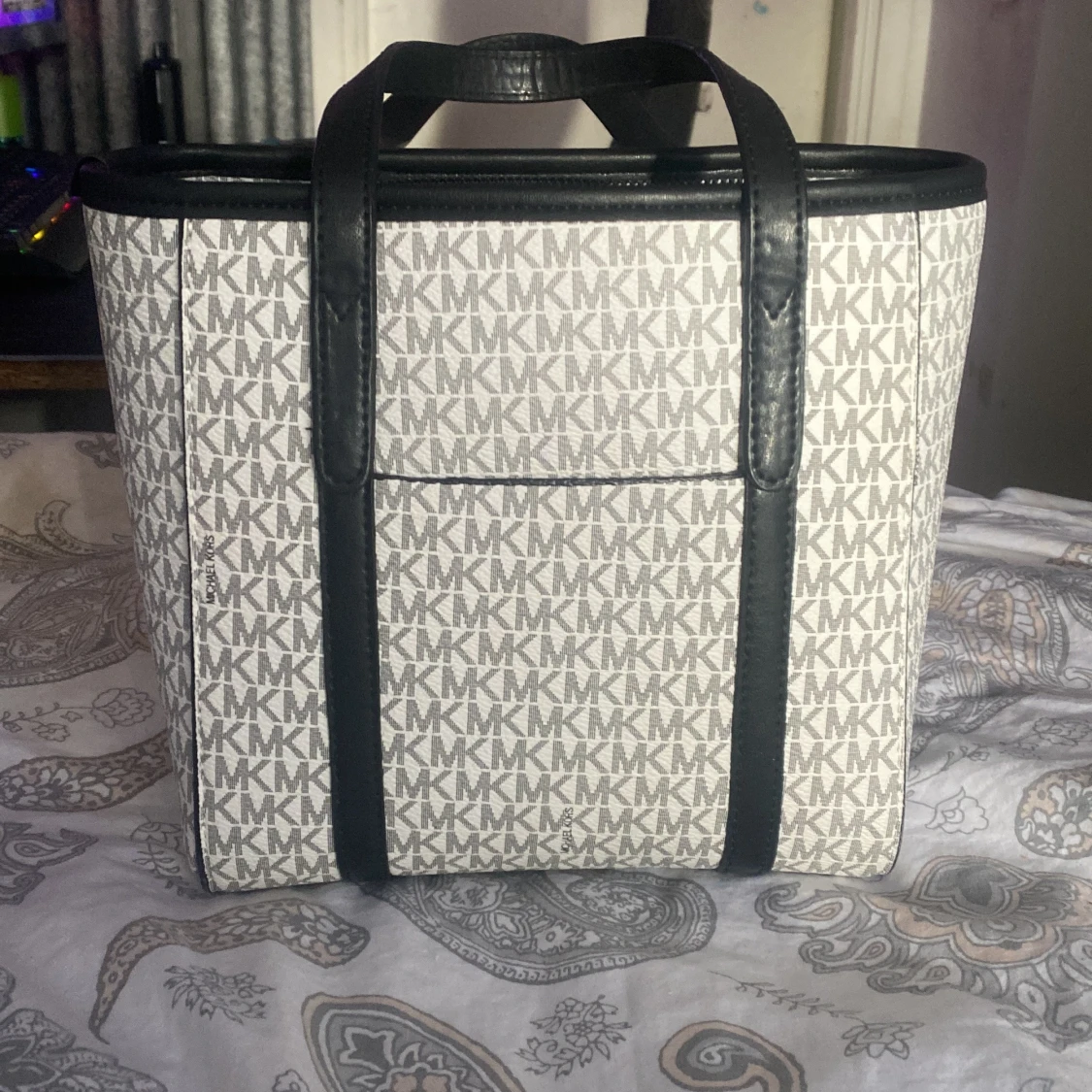Vit och svart axelväska från Michael Kors - 2