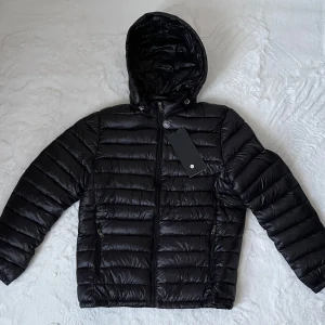 Canada goose Black label vår/höst jacka - Helt ny Canada goose black label jacka A+ kvalitet. Storlek M/L