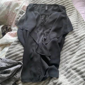 Svart blus  - Säljer min svarta blus från Vero Moda❣️ 