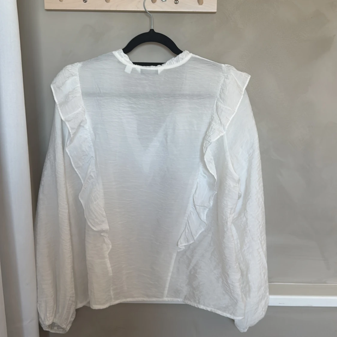 Vit långärmad blus  - 2