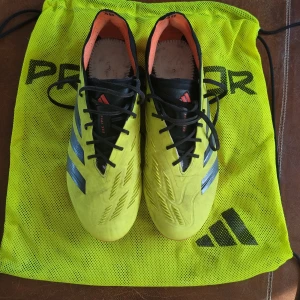 Adidas Predator fotbollsskor - Storlek 42 2/3 herr