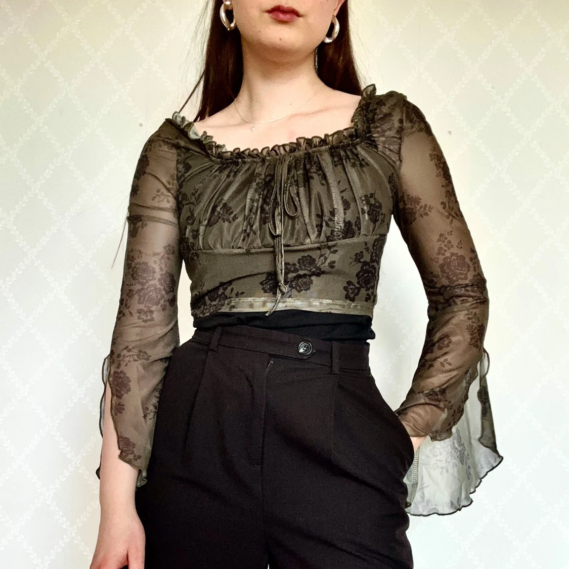 Blommig meshblus med snörning - 1