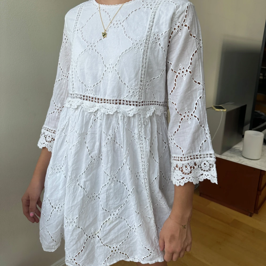 Vit broderad kort klänning  - 1