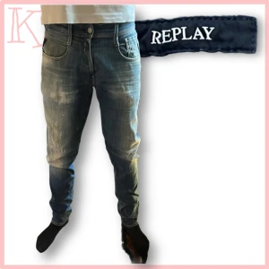 Replay Anbass Jeans 31 - Helt sjuk wash, materialet e lite tunt, skriv om du har några som helst frågor👏