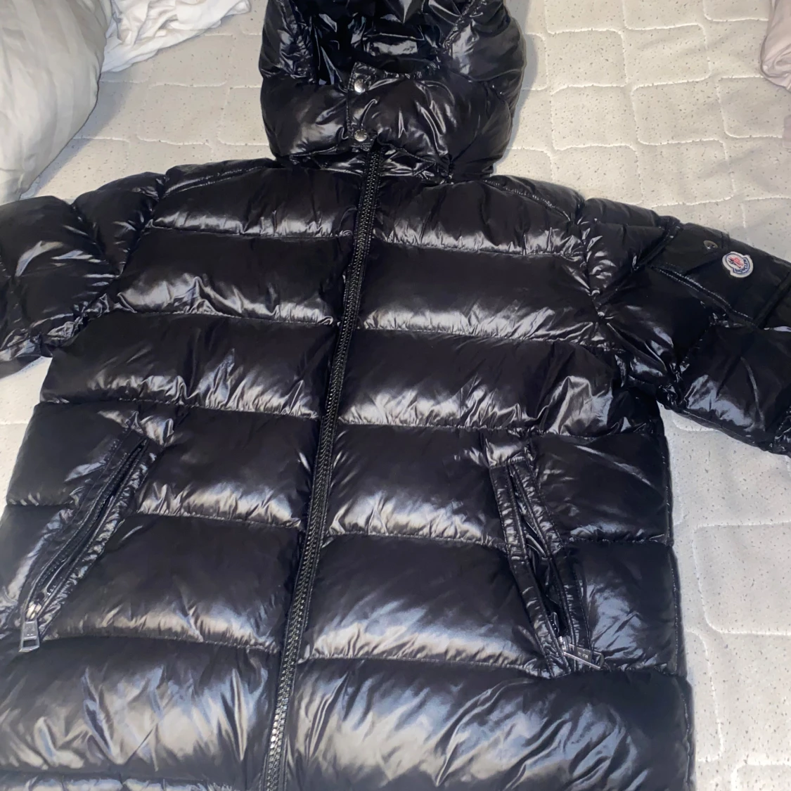 Svart Moncler pufferjacka med huva - 3