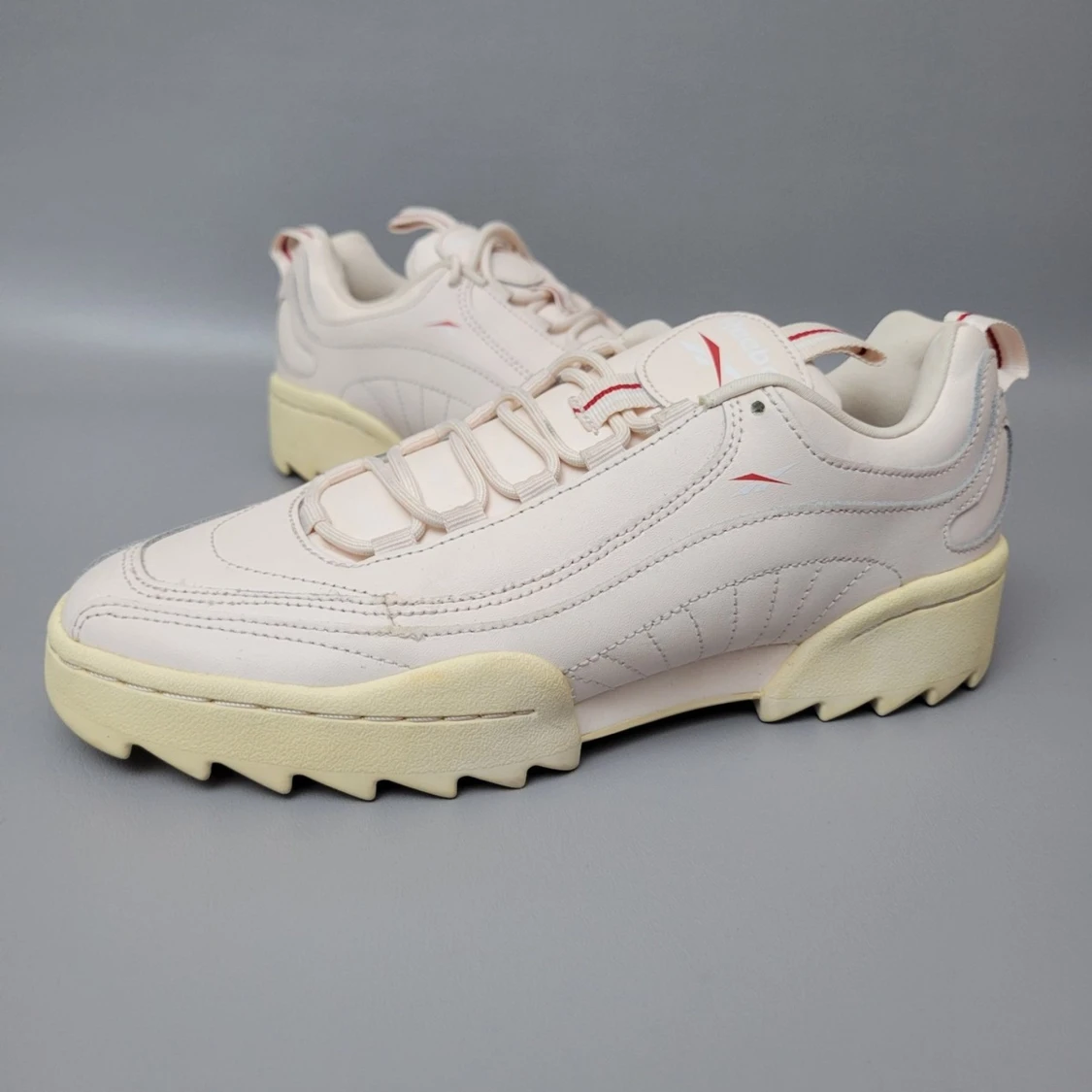 Beige sneakers från Reebok med chunky sula - 1