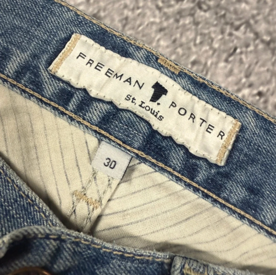 Utsvängda jeans - 4