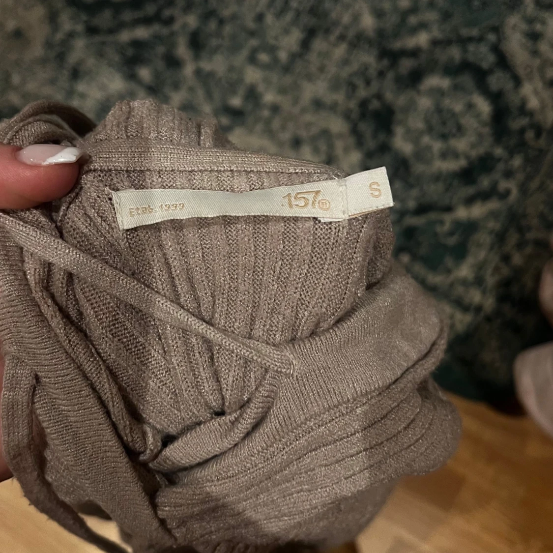 Beige ribbad hoodie från 157 - 3