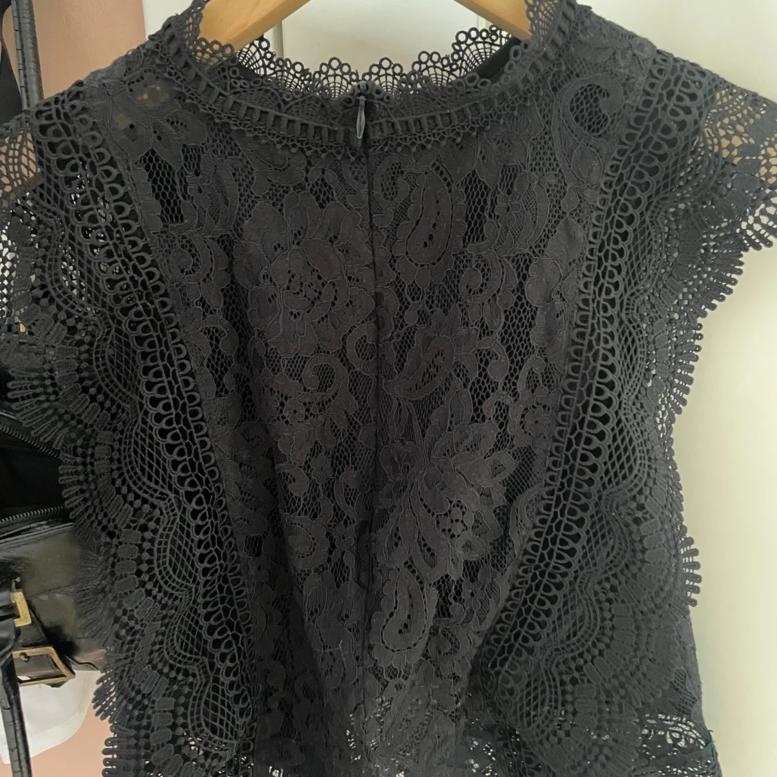 Svart spetsblus från ONLY XS - 2