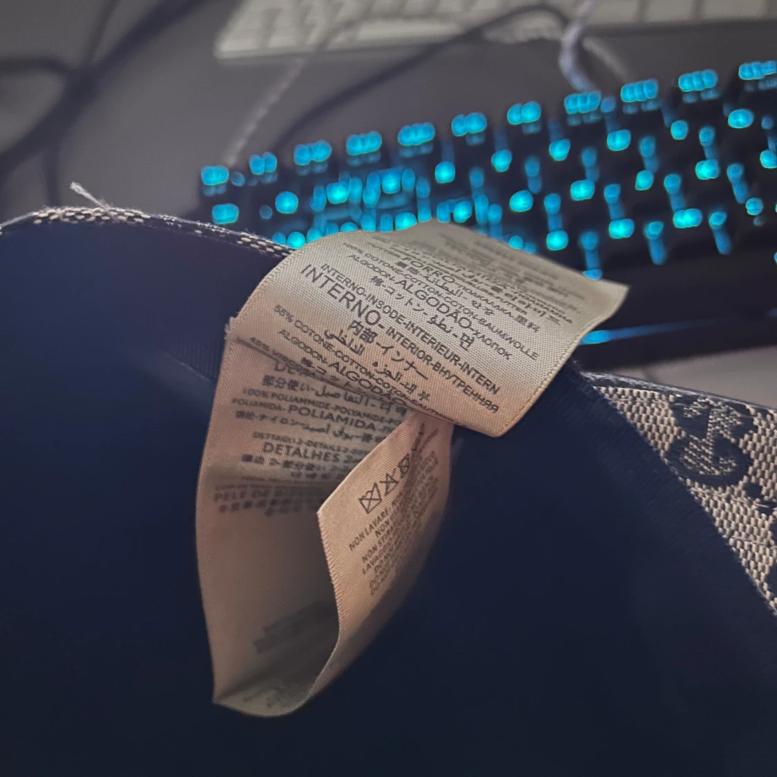 Gucci keps med GG-mönster och röd-blå rand - 3