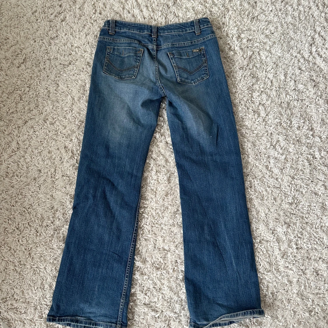 Blå raka jeans med låg midja - 2