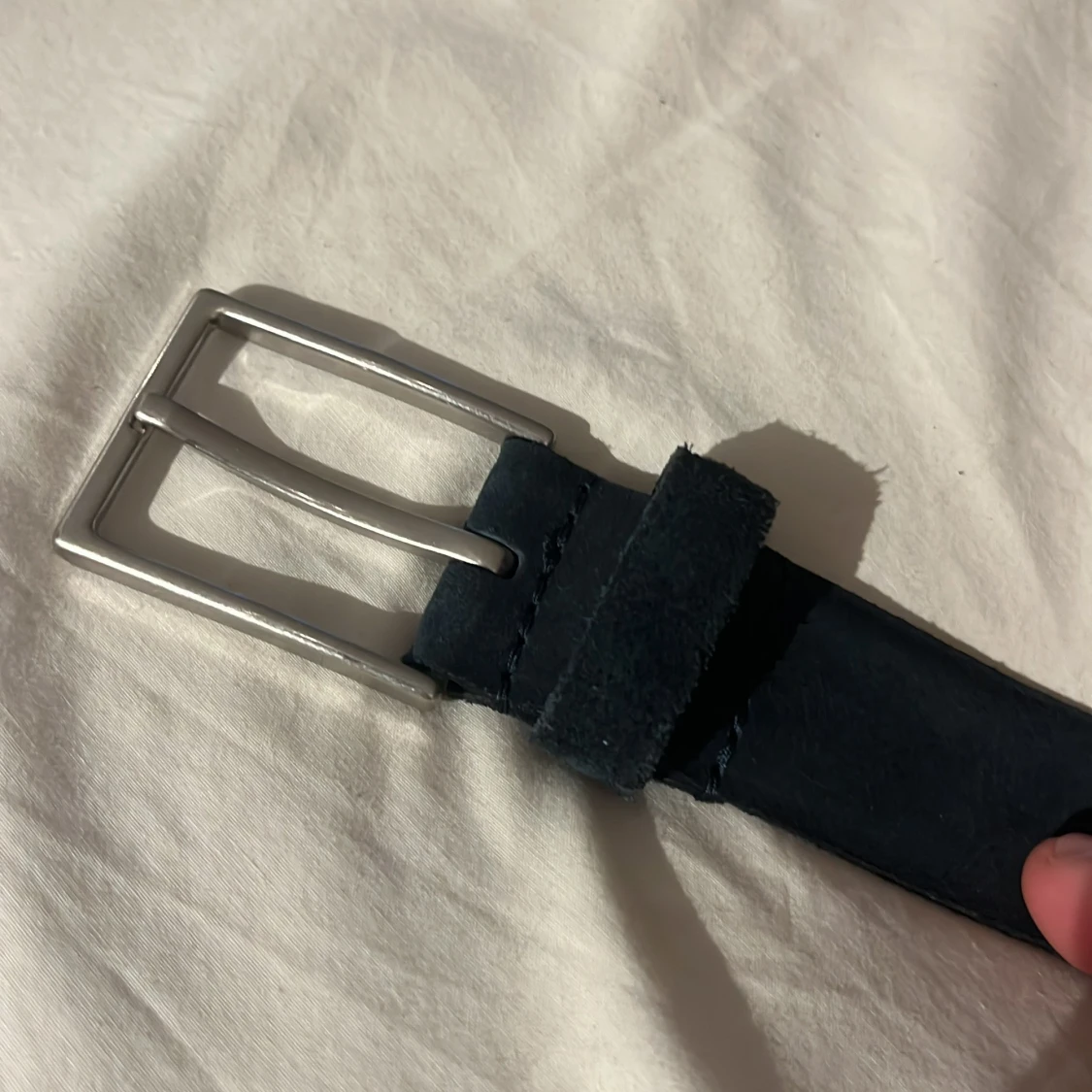 Marinblå mockabälte från These Glory Days - 2