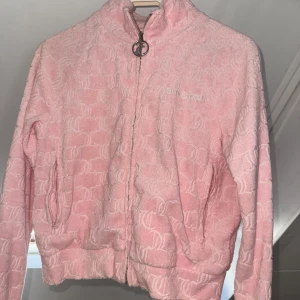  Juicy Couture kofta  - I handduks material. Koftan är croppad, därav i st L, men sitter som st S. 