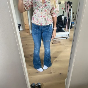 Blommig blus - Jätte söt blus från hm, endast testad